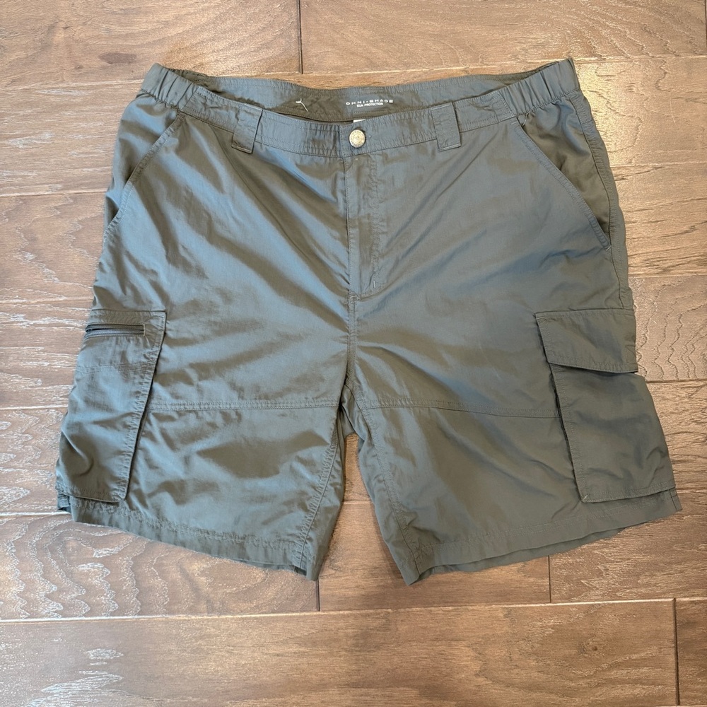 Columbia | Men’s Cargo Shorts | 42W | Gray | Omni-Shade Sun Protection